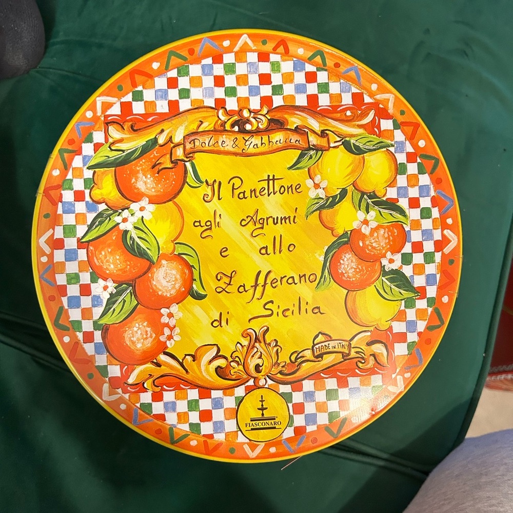 NWT Dolce & Gabbana Panettone with Sicilian Fruits 35.27 Oz limited edition